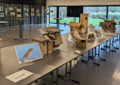 Stand nichoirs complet sur toute la largeur de la salle